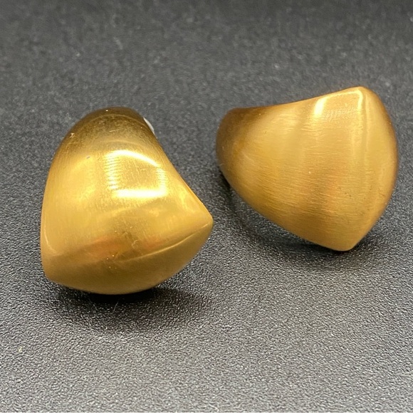 AK Signed Retro 80s Glam Statement Earrings in Brushed Gold Tone - Pierced - Picture 2 of 11